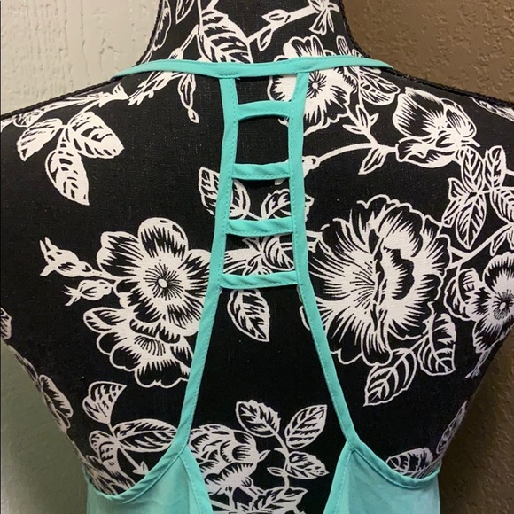 Guess tank - Picture 3 of 6